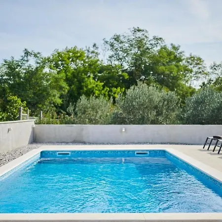 Гостевой дом Leon By 4*