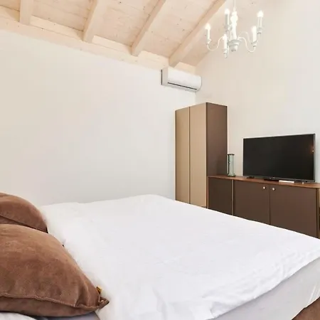 Leon By Гостевой дом