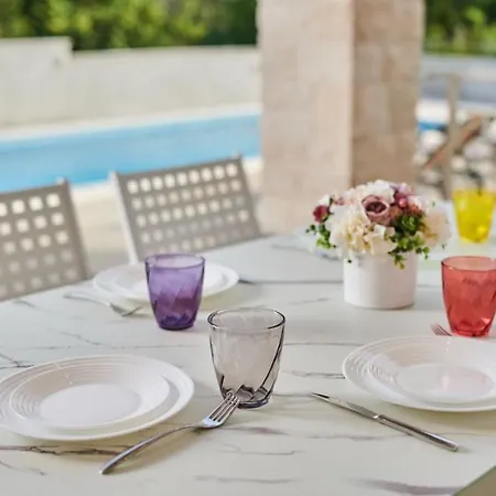 Leon By Гостевой дом Бртонигла